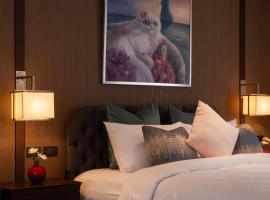 Presidential Suite | 5 min BTS, Sun-Room| 159sqm, hotel in Khlong Toei