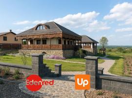 Casuta de pe dealul Cojocului, chal&eacute; em Runcu