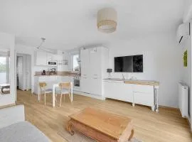 Bright apartment with parking and wifi