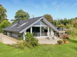 Awesome Home In Tranekær With Wifi