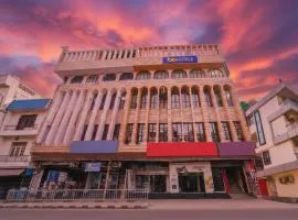 Hotel Standard Inn - Nr Prayagraj Railway Station