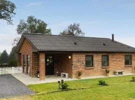 Nice Home In Fårvang With Outdoor Swimming Pool
