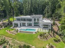 The Luxe Lakeside Retreat