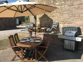 Barn - Sleeps 4 - Garden - Pet friendly