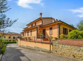 3 Bedroom Awesome Apartment In Monte San Savino