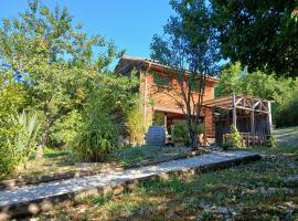 La maison de bois - Gite dans un site préservé, Hotel in Saint-Jean-et-Saint-Paul