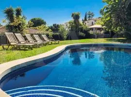Villa with private pool, garden and cinema REMS