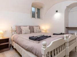 Ideale per escursionisti, Nel cuore del parco Naturale dell'Adamello Brenta, RELAX a due passi dalle terme WI-FI-Netflix, hotel in Caderzone