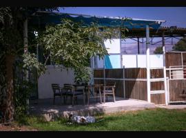 בלב המשק קרוב לנחל, lemmikkyst&auml;v&auml;llinen hotelli kohteessa Bet Hillel