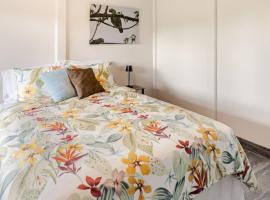 Pura Vidaville - Hikers Hideaway, hotel en El pilon