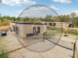 4 Bedroom Awesome Home In Thyholm, luxe hotel in Oddesund Syd