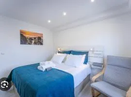 Rooms Location Cascais