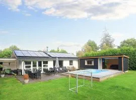 10 person holiday home in Væggerløse