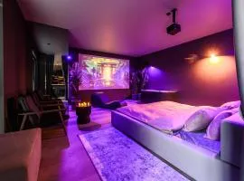 Jacuzzi Cinema Japandi 2
