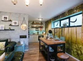 The Oaks - Uk48211