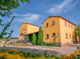 HOSTAL EL MOLINO, hotel i Bezas