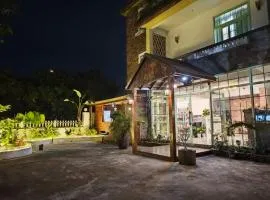 Friend & Sunshine Villa