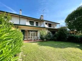 Lovely villa with private garden