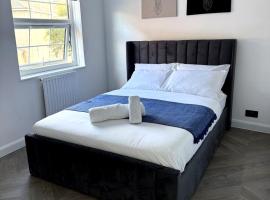 Cosy Central Colchester Home by Castle Park, vila v destinaci Colchester