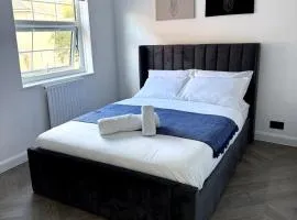 Cosy Central Colchester Home by Castle Park