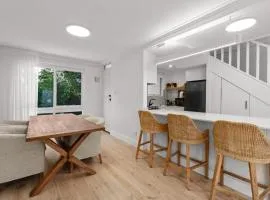 Stylish 2-Bed Townhouse in Leafy Hyde Park