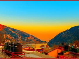 Hotel R - Radha - Continental -Mall Road Nainital - Near Naini Lake with Restaurant - Wifi - with Excellent Hospitality - A Luxury Room With Newly Decorated and Renovated Room- Book Now, hotel in Nainital