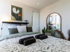 Le Nido - stationnement privé gratuit, Hotel in Attignat