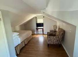 Elizabeth Ave Apartments - Loft Apartment