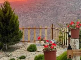 Dana luxury huts