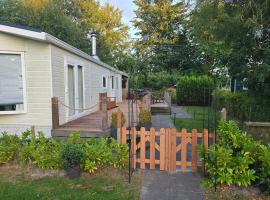Chalet Ankerplatz in Lauwersoog, hotel in Lauwersoog