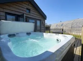 The Tummel Lodge with Hot Tub in Crieff