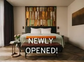 Cyrus Hotel