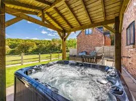 Gorgeous Barn with Hot Tub and Games Room