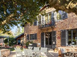 Contact Hôtels Le Savigny & Spa, hotell i Blacé