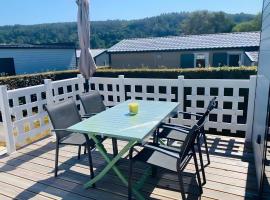 Chalet Guerlédan, дом у озера в аренду в городе Caurel