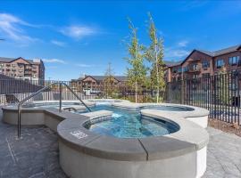 Walk to Deer Valley Resort Adjoining Condo Rooms, hotel di Cranmer