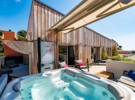 Le Penthouse de 220m2 - Jacuzzi - 3 Parkings - Climatisation - Terrasse