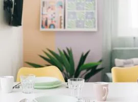 Creekside Colors - Playful Apartment