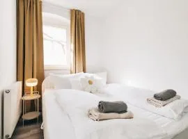 Creekside Colors - Playful Apartment
