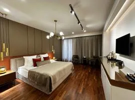 HOTEL METROPOL Club House