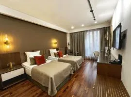 HOTEL METROPOL Club House