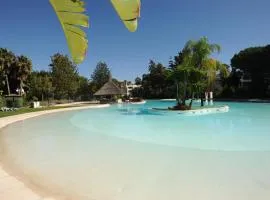 Bonito piso con jardines y piscina