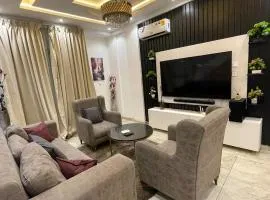 Rosewood residence 2 bedroom duplex with views and bathtub
