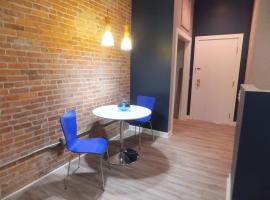 Renovated Downtown Condo in the HEART OF IT ALL, condo στο Κλίβελαντ