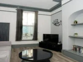 1BR Harbor Apartment , Family-Friendly , Sleeps 4