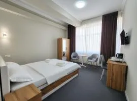 Shaxriston-Ifora Hotel