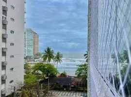 Apto Guarujá beira-mar com Wi-Fi e ar-condicionado