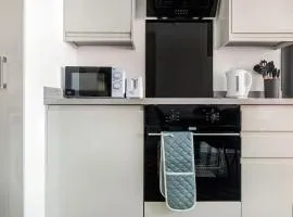 5 Ensuite Bed Apartment in Prime Location