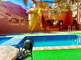 Kasbah La Famille Berbère