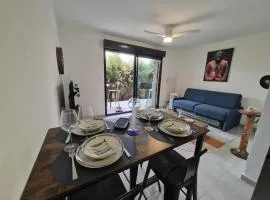 Confortable appartement rez de jardin- terrasse - parking